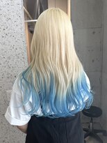ラニヘアサロン(lani hair salon)&nbsp;ブロンド×水色/グラデーションカラー/夏カラー/デザインカラー/