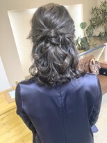 ヘアアンドメイクフリッシュ(HAIR&MAKE FRISCH)&nbsp;波巻きのハーフアレンジ