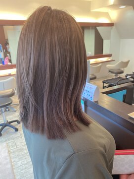 マーリャヘアー(mallia hair) くびれ外ハネミディアム