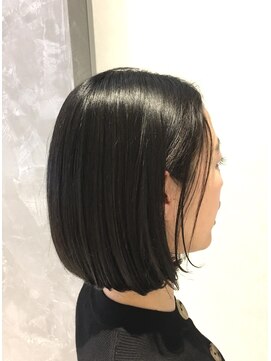 ループス(Roops) ナチュラルな大人のクールボブミディ
