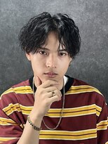 ライズ 渋谷店(RISE)&nbsp;七三センターパート刈り上げ波巻きツイストスパイラルパーマ