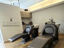トランクス(TORANK'S)の雰囲気（フルフラットのシャンプー台で負担が少なくリラックスできます！）