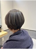 白髪ぼかしグレージュカラー×ショートボブ