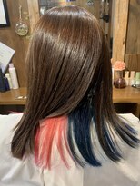 カムデンタウン(Camden Town) アレンジで更に可愛いブルー×ピンクのツートーンインナーカラー