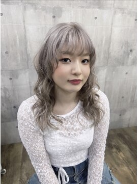 トリップ 大名(Trip) 柔らかいホワイトグレージュ☆