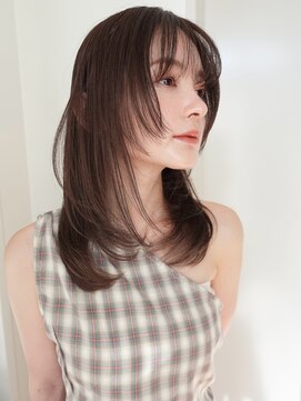 ローネス(LONESS) 顔まわりにたっぷりレイヤーカットと透明感たっぷりベージュ