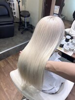 アン(Hair make un)&nbsp;【ホワイトブロンド】