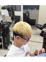 オアゾバーバー(OAZO BARBER)&nbsp;金髪ショート/ブリーチ/刈り上げ/フェード/バーバー/メンズ