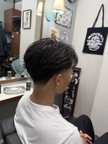 フォーコーナーズカットショップフェイビーズ 名古屋西(FourCornersCutShop favey's) テーパーフェードで創るショートパートスタイル