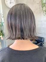 テトヘアー(teto hair) 前下がりボブ、フレンチボブ、切りっぱなしボブ、ネイビーカラー