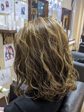 パピヨンロゼ(Papillon Rose) ハイライト☆外ハネミックス巻き