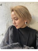 ショートボブ