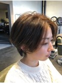 20代30代大人可愛い小顔ショートボブ前下がりショートハイライト
