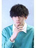 無造作な動きがでるツイストパーマ刈り上げマッシュ