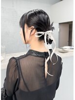 ノード(NODO)&nbsp;ツインシニヨンのリボンアレンジ