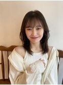 大人かわいい小顔ミディアムレイヤー艶髪ストレートまろベージュ