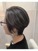 [30代40代50代]フェザーショート白髪ぼかしハイライトシルバー」