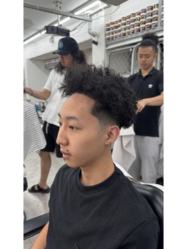 チルチェア 中野店(CHILL CHAIR) アフロ×ローフェード