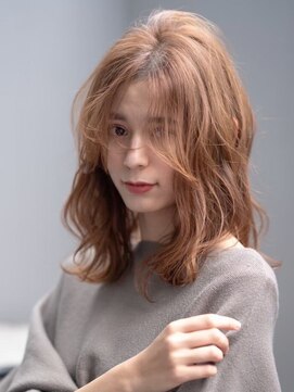 ケアリー プレナ海浜幕張(Carelly) デザインカラー/レイヤーカット/ウェットヘア/オリーブベージュ