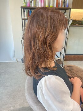 ルル カリス(lulu CHARIS) ミディアムパーマ×ハイライト