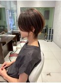 earthショートレイヤーボブミルクティー丸みショートボブ