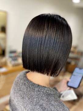 黒髪×顎ラインボブ