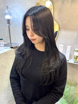 ジーナ 天神(Zina) 韓国ヘア/レイヤーカット/顔周りカット/コリアンブラック