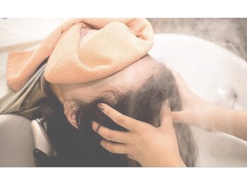 コトナ(kotona)の写真/頭皮クレンジングでスッキリ爽快！念入りマッサージで血行促進◎極上ヘッドスパ体験♪（40文字）