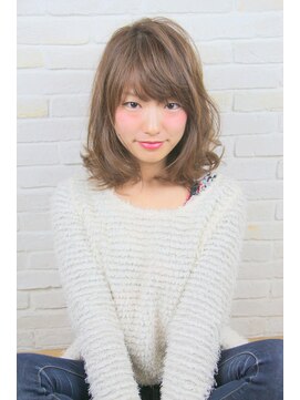 フチュール(Futur) 【Link】ナチュラルセミディにヘルシーカラーで楽しもう♪