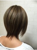 ショートボブ