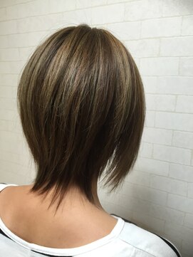 プラス エー(PLUS A) ショートボブ