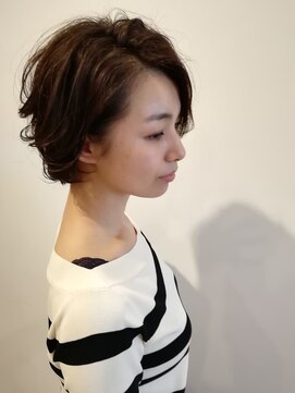 パプス ド コワフュール 甲東園(Pap's de coiffeur) 前下がりショートグラデーション