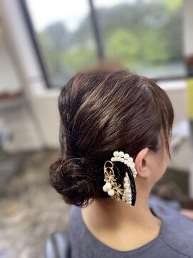 ストレートパーマ専門店 ビタミナポストマン シニヨン