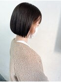 ぱっつんボブ　ミニボブ　インナーカラー　イヤリングカラー