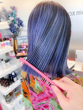 ボックスミコ(Box mico.) 【BOXmico.】ブラックアンブレラカラー×ブルー系のボブヘア