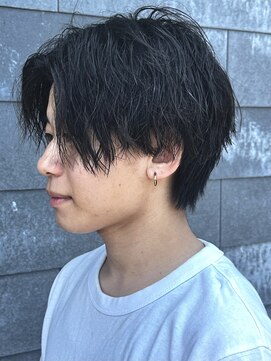 ヒュイル バイ ニアウ(Hwyl by Niau) メンズマッシュパーマニュアンスパーマスパイラルパーマ刈り上げ