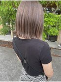 ぱつっとボブ×くすみベージュ
