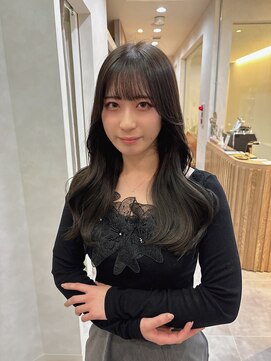 ジル(JiLL.) 美髪韓国風ロングレイヤーオリーブカラー【広島/本通】