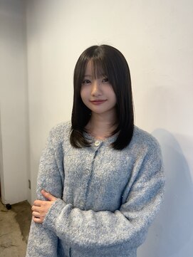 クイ(quii) 韓国ヘア/ローレイヤーカット/ブルーブラックシースルー前髪