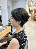 黒髪ハンサム丸みショート