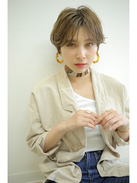 オブ センス(Of Sense) センターパートで魅せるハンサムショート