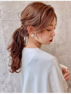 アイユー(ii+U) 顔周りカット 小顔 レイヤーカット オレンジブラウン