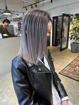 メリー オオサカ(Merly Osaka)&nbsp;見惚れる筋感&グラデーション_white lavender ash balayage_