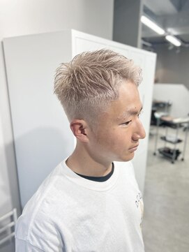 リグ 横浜(Lig.) ホワイトベージュ/ブリーチ/メンズ刈り上げ/ニュアンスカラー