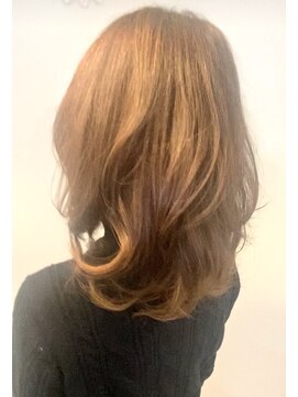 アナログノイ(analog noi) レイヤーミディアムで髪に動きがでる