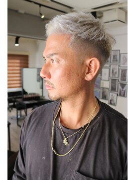 グラッドマンズカットクラブ 立川(GLADMAN'S CUT CLUB) スキンフェードホワイトカラーメンズカット