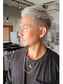 スキンフェードホワイトカラーメンズカット