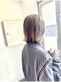 切りっぱなしボブ　ぱつっとボブ　グレージュカラー