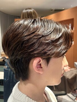 ノラギンザユー(NORA GINZA/U) フェザーショートセンターパートビジネスマンカット