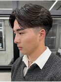 刈り上げセンターパートテーパーフェードカットニュアンスパーマ